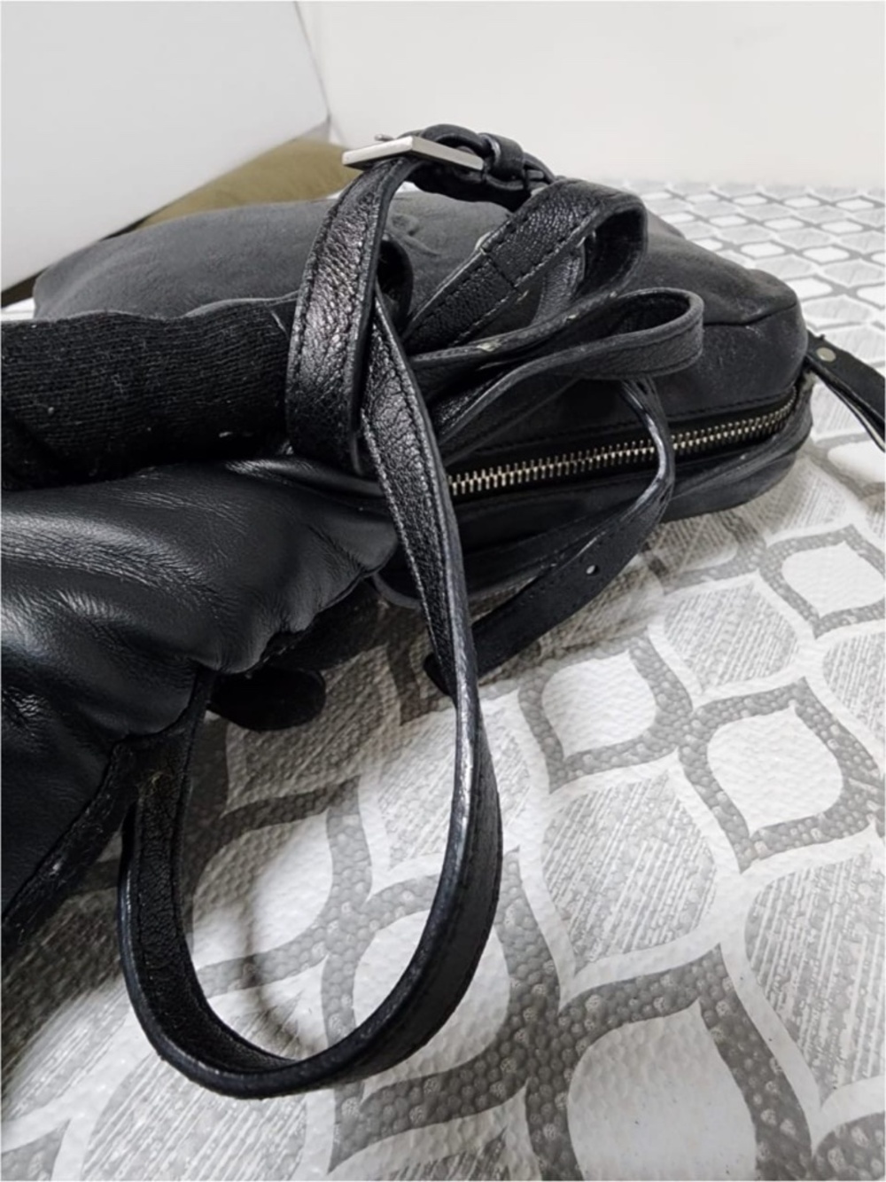 Authentic Saint Laurent Lambskin Monogram Small Lou Camera Bag Black - Picture 5 of 13